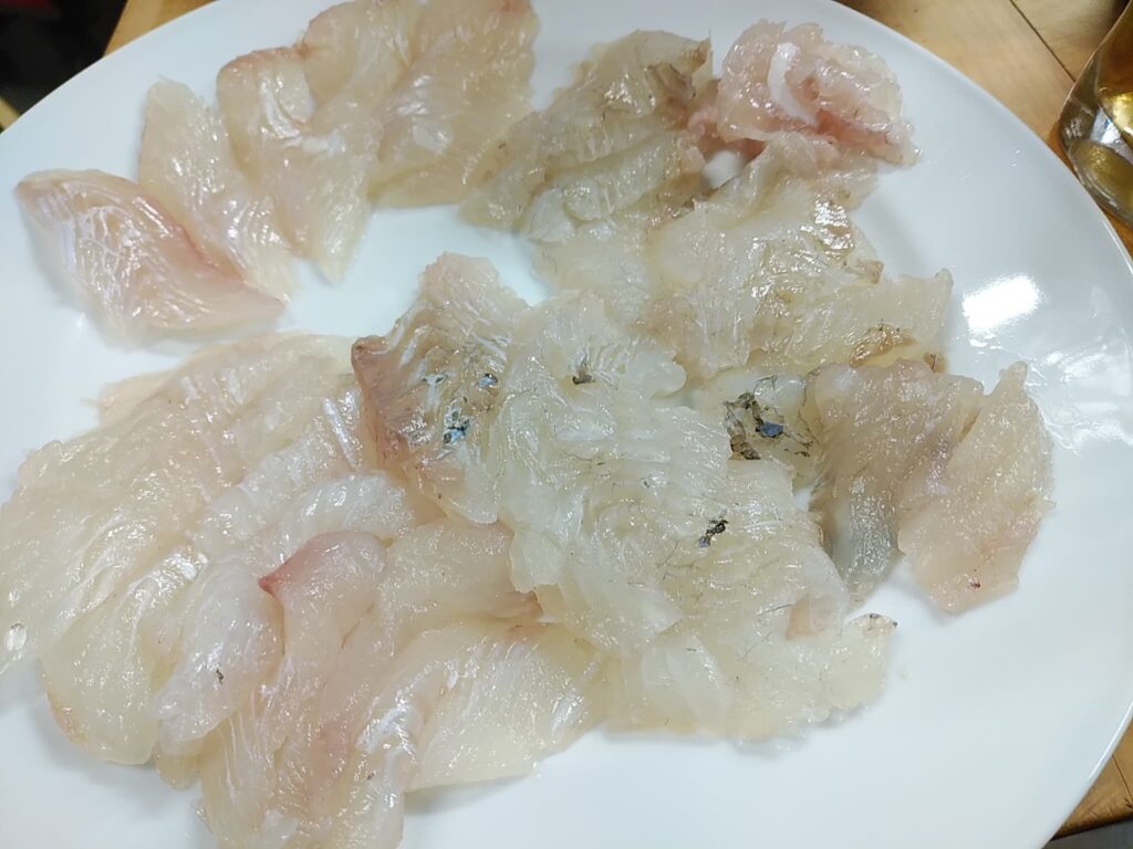 新鮮なヒラメのお刺身