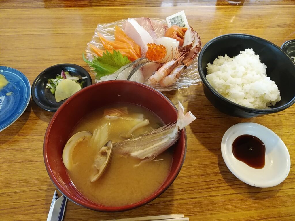 第六丸の海鮮丼